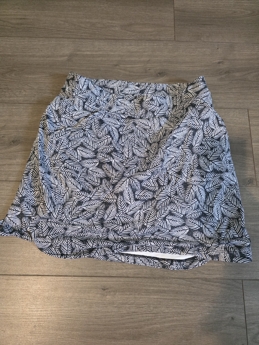 Peter Millar Black and White Leaf-Print Mini Skirt